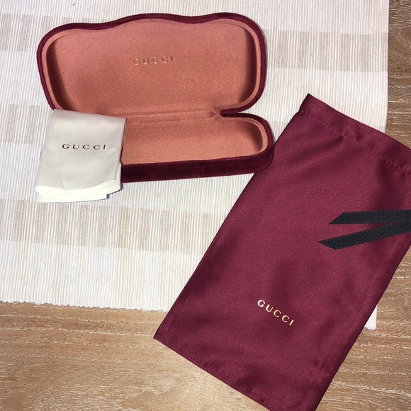 Gucci sunglasses case, ruby red velvet - Picture 2 of 5